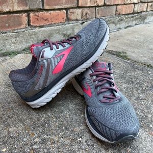 Brooks Adrenaline GTS 18 Womens Running 11.5 Wide